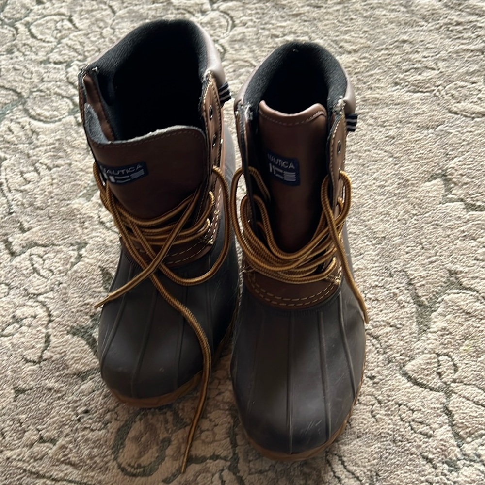 Nautica waterproof boots size 5